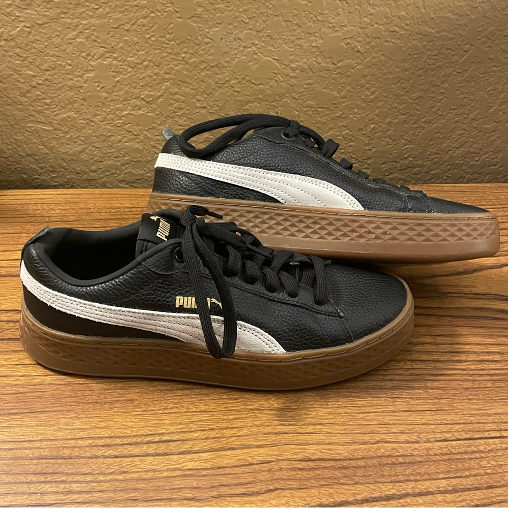 Women’s Puma Smash Platform Shoes In Black Leather & Gum ~ Size 8.5